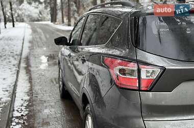 Внедорожник / Кроссовер Ford Escape 2016 в 