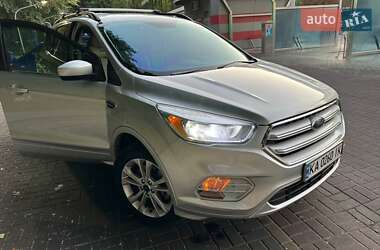 Внедорожник / Кроссовер Ford Escape 2018 в Киеве