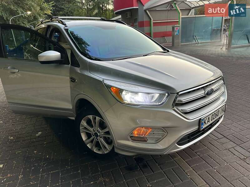 Позашляховик / Кросовер Ford Escape 2018 в Києві