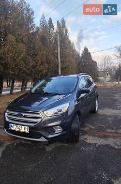 Внедорожник / Кроссовер Ford Escape 2017 в 