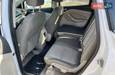 Внедорожник / Кроссовер Ford Escape 2012 в 