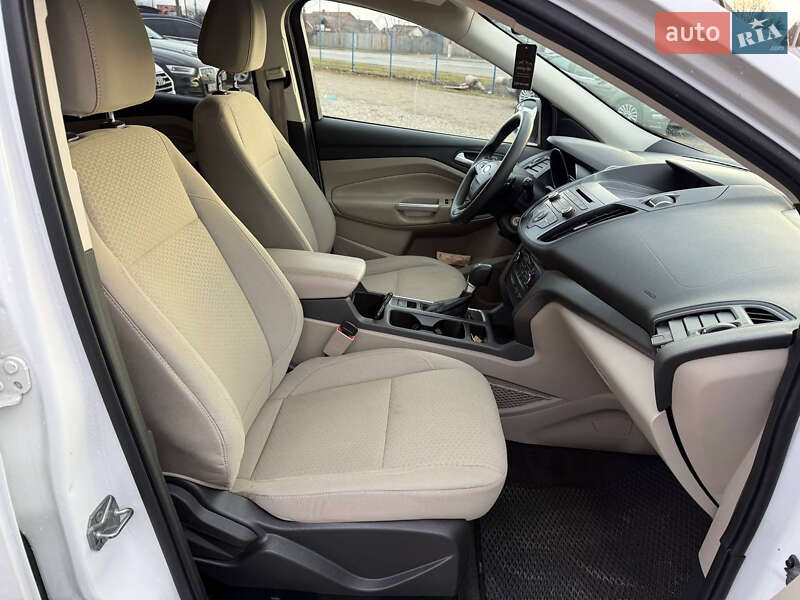 Внедорожник / Кроссовер Ford Escape 2016 в Коломые