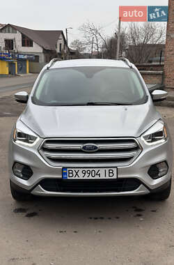 Внедорожник / Кроссовер Ford Escape 2018 в Хмельницком