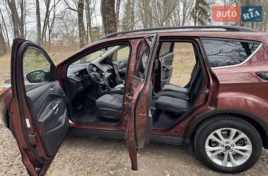 Позашляховик / Кросовер Ford Escape 2017 в 