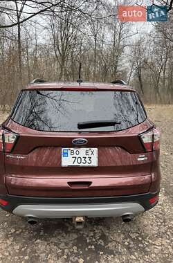 Позашляховик / Кросовер Ford Escape 2017 в 