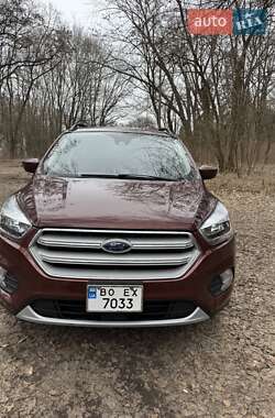Позашляховик / Кросовер Ford Escape 2017 в 