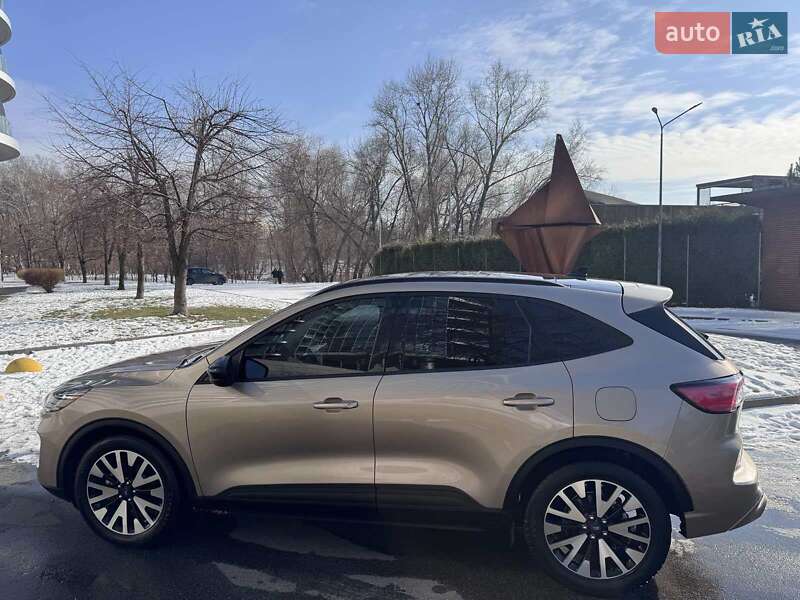 Внедорожник / Кроссовер Ford Escape 2019 в Киеве