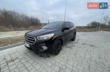 Внедорожник / Кроссовер Ford Escape 2017 в 
