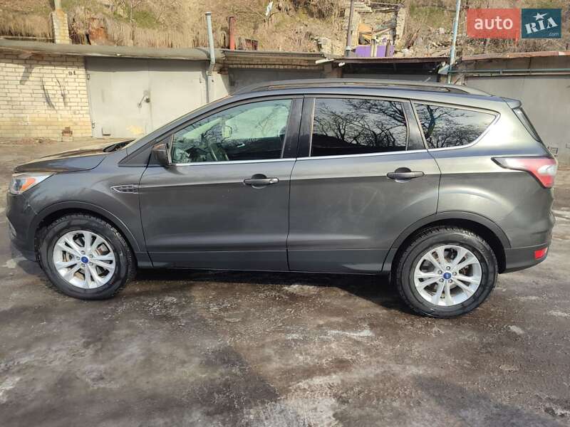 Позашляховик / Кросовер Ford Escape 2017 в Світловодську