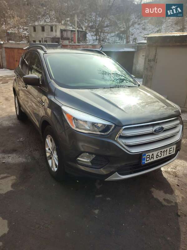Позашляховик / Кросовер Ford Escape 2017 в Світловодську