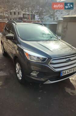 Внедорожник / Кроссовер Ford Escape 2017 в 