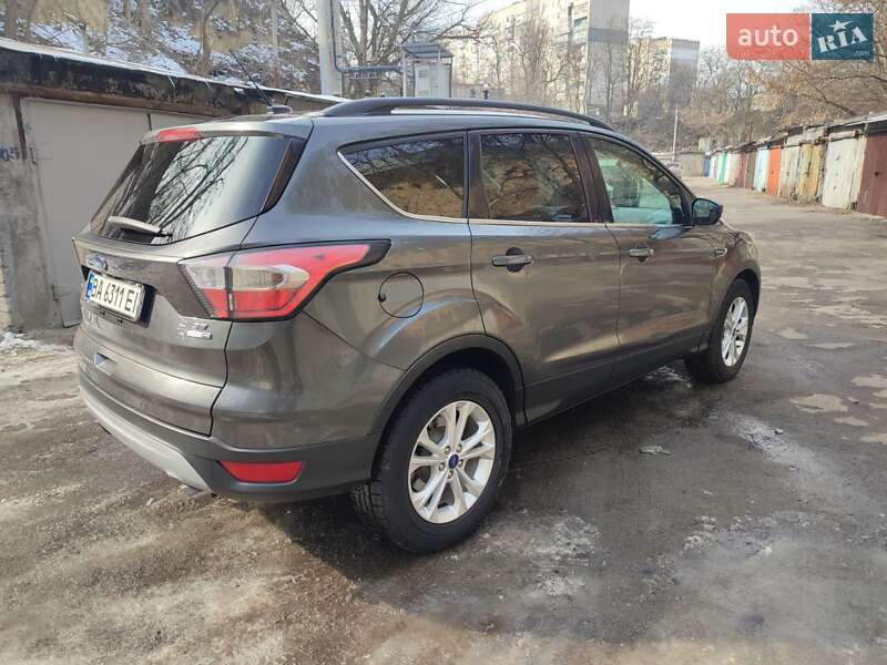Позашляховик / Кросовер Ford Escape 2017 в Світловодську