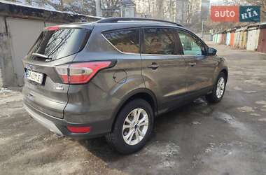 Внедорожник / Кроссовер Ford Escape 2017 в 