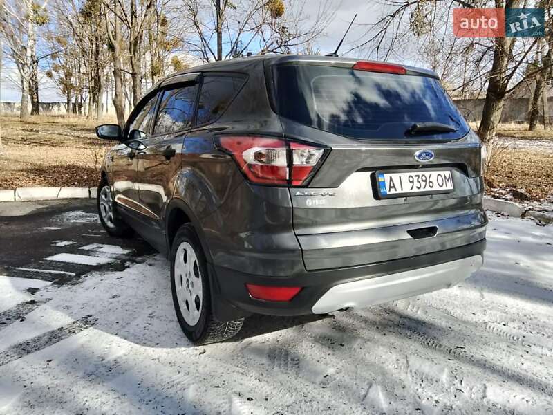 Внедорожник / Кроссовер Ford Escape 2017 в Мироновке