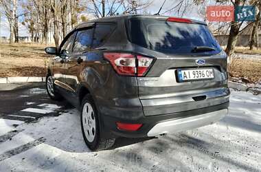 Позашляховик / Кросовер Ford Escape 2017 в 