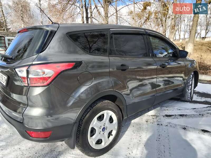 Внедорожник / Кроссовер Ford Escape 2017 в Мироновке