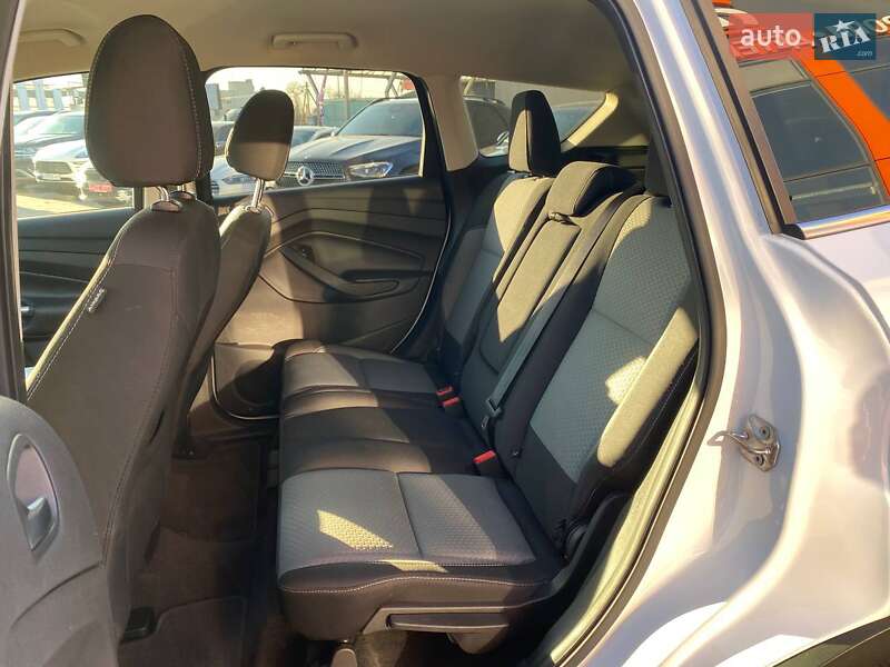 Внедорожник / Кроссовер Ford Escape 2016 в Львове