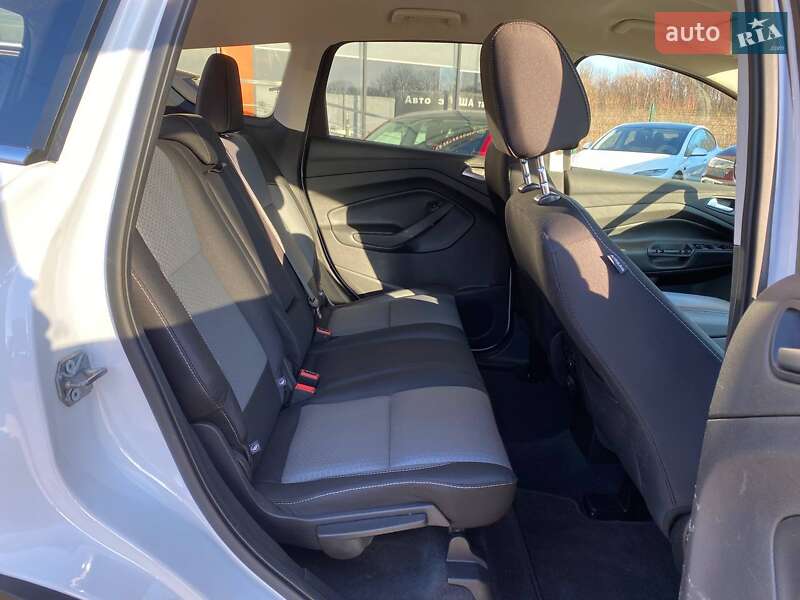 Внедорожник / Кроссовер Ford Escape 2016 в Львове