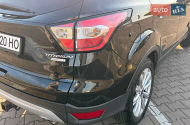 Внедорожник / Кроссовер Ford Escape 2018 в 