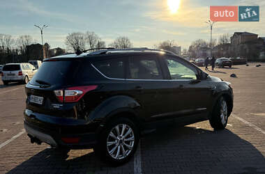 Внедорожник / Кроссовер Ford Escape 2018 в 