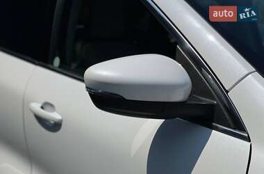 Позашляховик / Кросовер Ford Escape 2020 в 