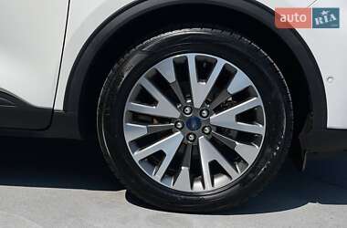 Позашляховик / Кросовер Ford Escape 2020 в 
