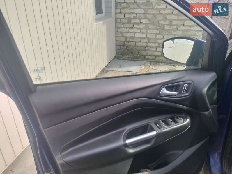 Внедорожник / Кроссовер Ford Escape 2014 в Ровно