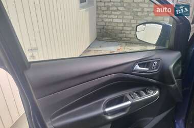 Позашляховик / Кросовер Ford Escape 2014 в 
