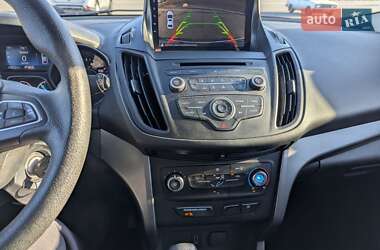 Внедорожник / Кроссовер Ford Escape 2017 в 