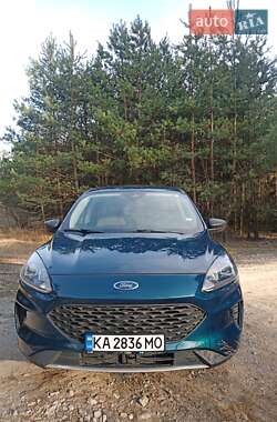 Внедорожник / Кроссовер Ford Escape 2020 в 