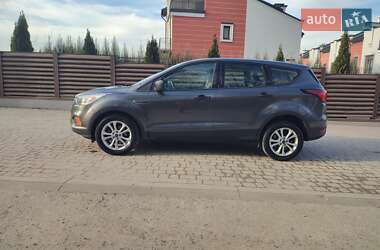 Внедорожник / Кроссовер Ford Escape 2016 в 