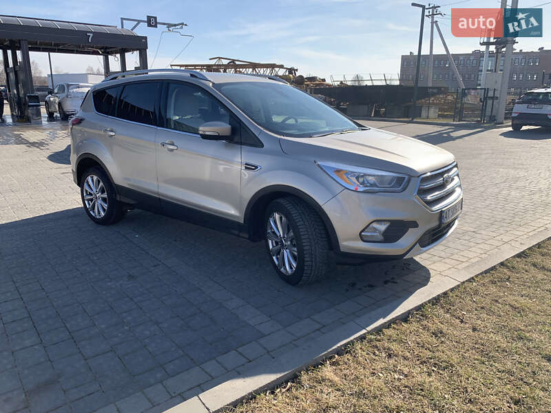 Внедорожник / Кроссовер Ford Escape 2016 в Ивано-Франковске