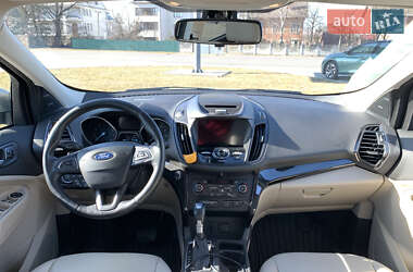 Внедорожник / Кроссовер Ford Escape 2016 в 