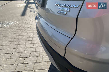 Внедорожник / Кроссовер Ford Escape 2016 в 