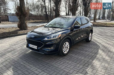 Внедорожник / Кроссовер Ford Escape 2019 в 