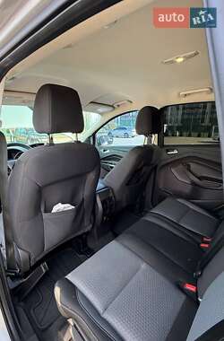 Внедорожник / Кроссовер Ford Escape 2016 в 