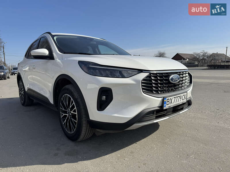 Внедорожник / Кроссовер Ford Escape 2023 в Полонном