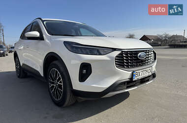 Внедорожник / Кроссовер Ford Escape 2023 в 