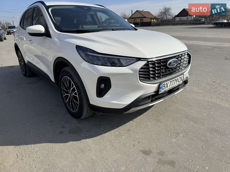 Внедорожник / Кроссовер Ford Escape 2023 в Полонном