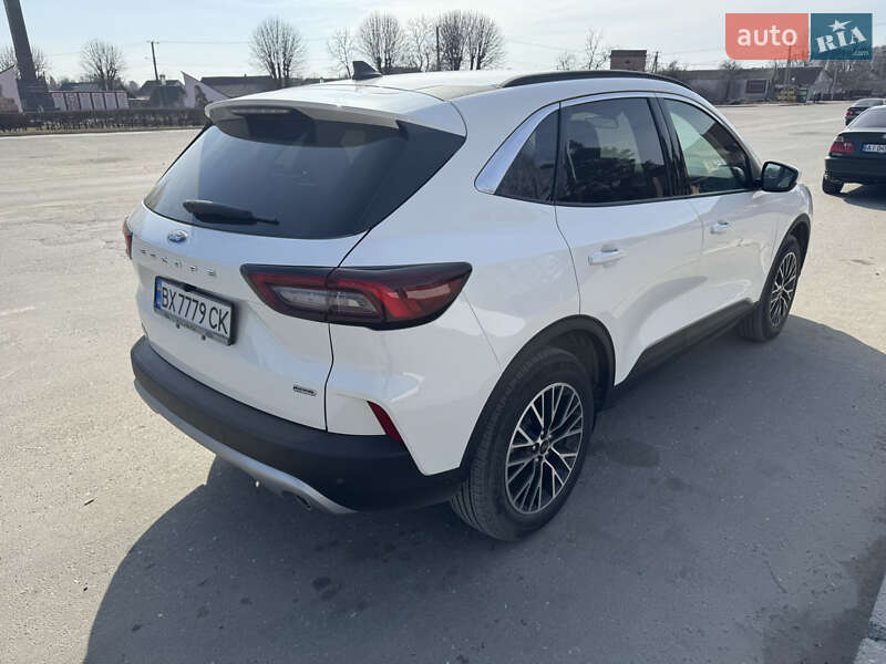 Внедорожник / Кроссовер Ford Escape 2023 в Полонном