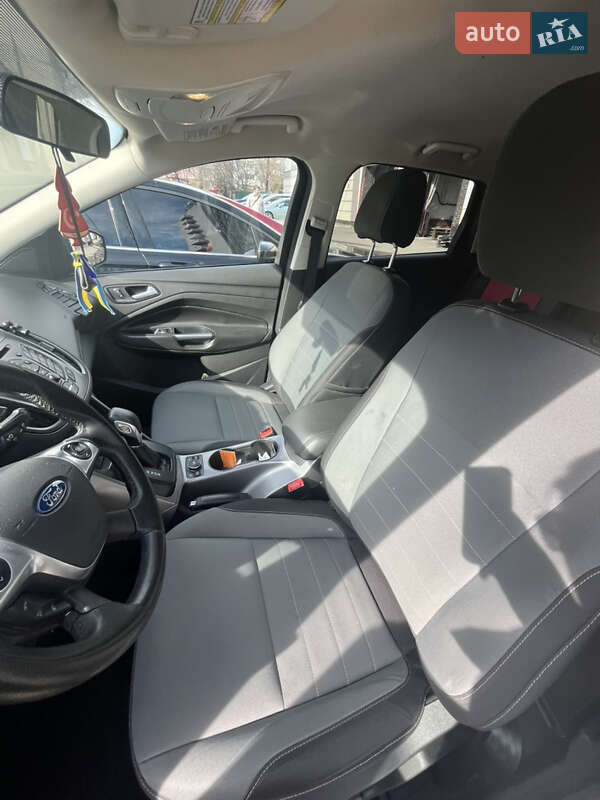 Внедорожник / Кроссовер Ford Escape 2016 в Виннице