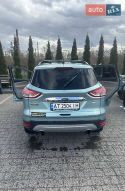 Позашляховик / Кросовер Ford Escape 2012 в 