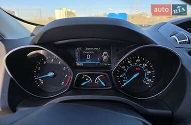 Внедорожник / Кроссовер Ford Escape 2015 в 