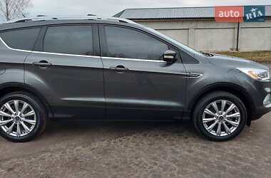 Внедорожник / Кроссовер Ford Escape 2018 в 