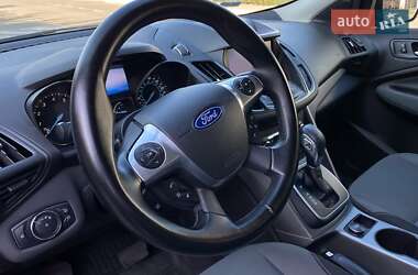 Внедорожник / Кроссовер Ford Escape 2012 в 
