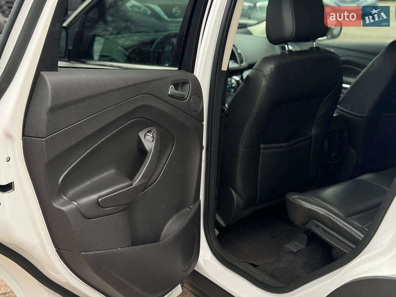 Внедорожник / Кроссовер Ford Escape 2015 в Виннице