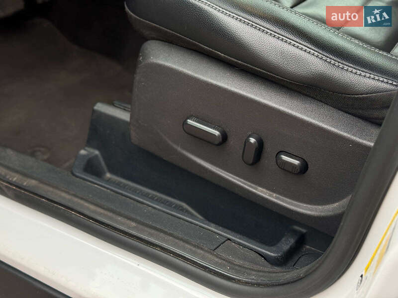 Внедорожник / Кроссовер Ford Escape 2015 в Виннице