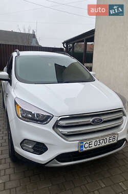 Внедорожник / Кроссовер Ford Escape 2018 в 