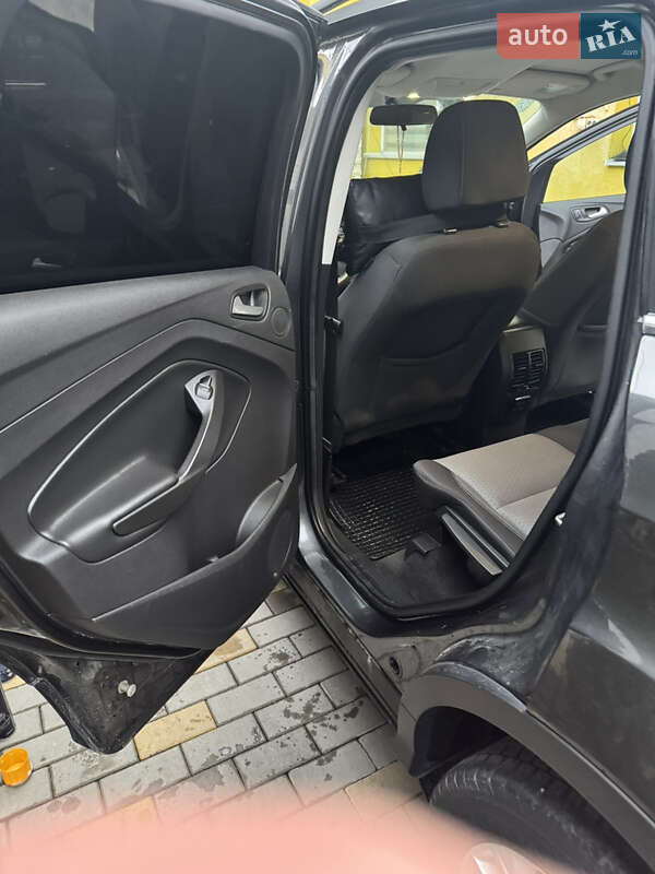 Позашляховик / Кросовер Ford Escape 2017 в Виноградові