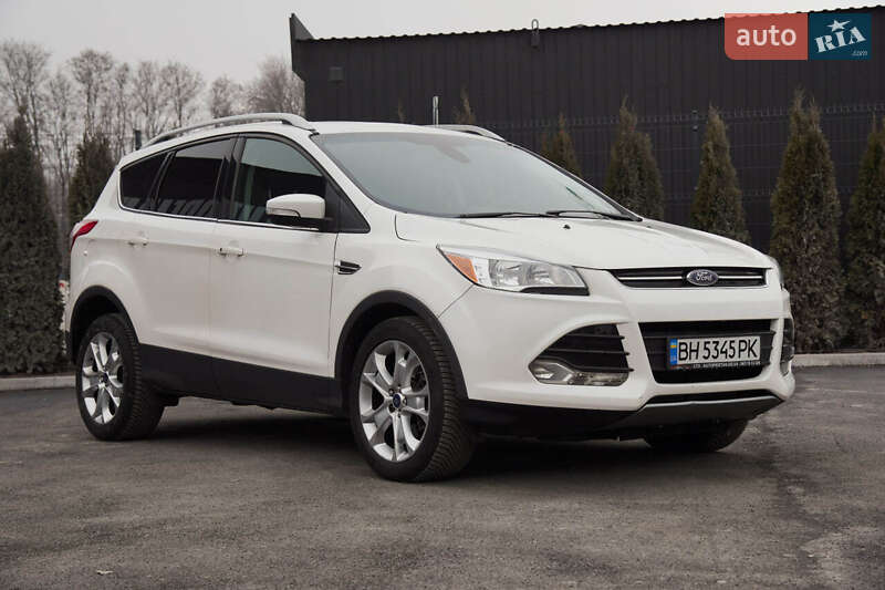 Внедорожник / Кроссовер Ford Escape 2015 в Каменец-Подольском
